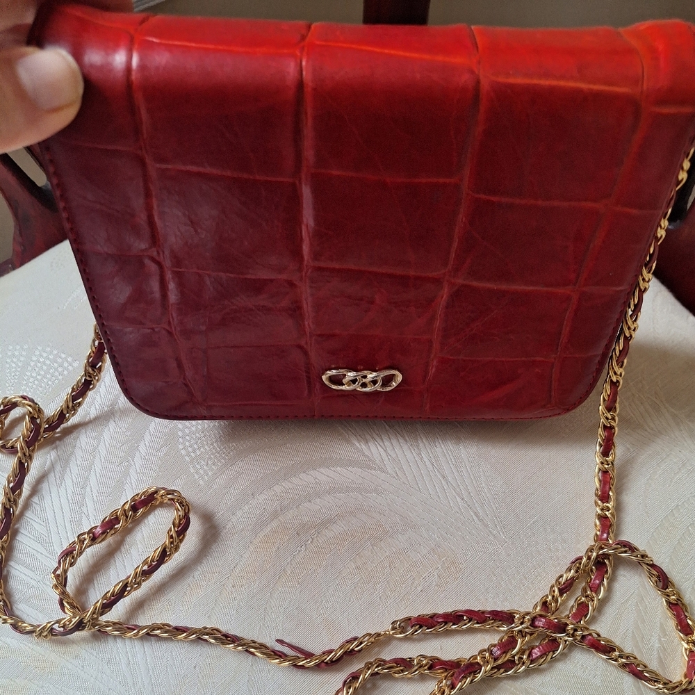 Elegant Red Leather Crossbody Bag